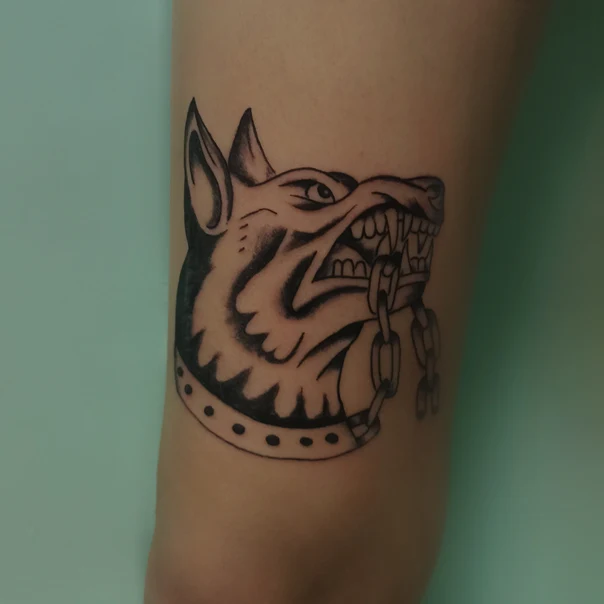 Old School Dog, Chain tattoo on Thigh
