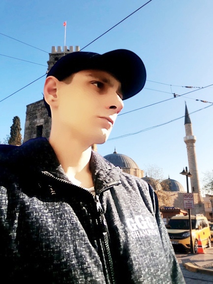 Стас Романюк