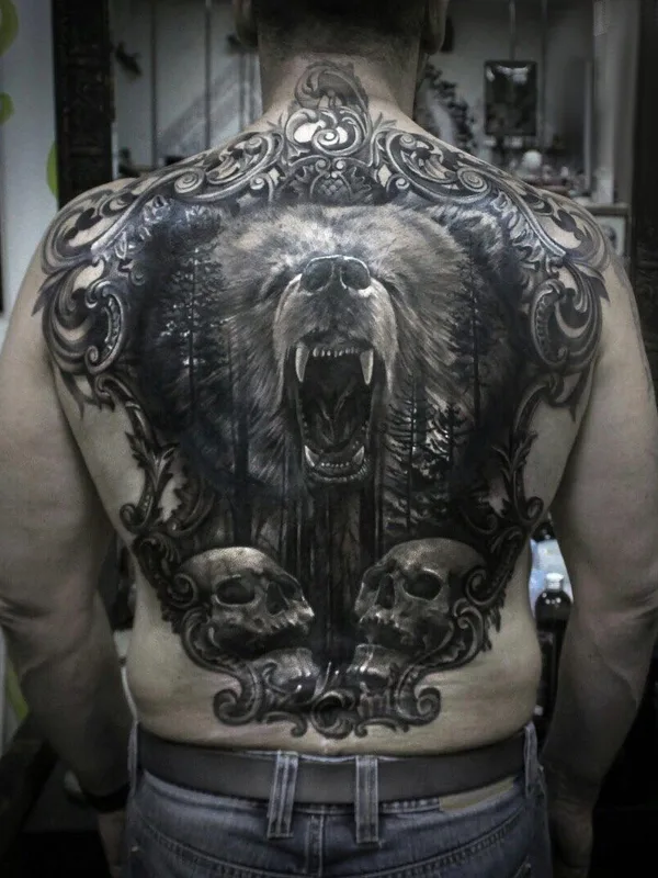 male black and grey realism tattoo auf full back #60515 | Tätowierer Красное Микеланджело