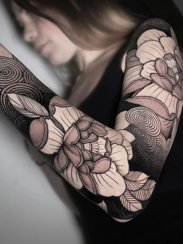 female black and grey blackwork 纹身 在 full sleeve #60755 | 纹身师 Federica Orlando