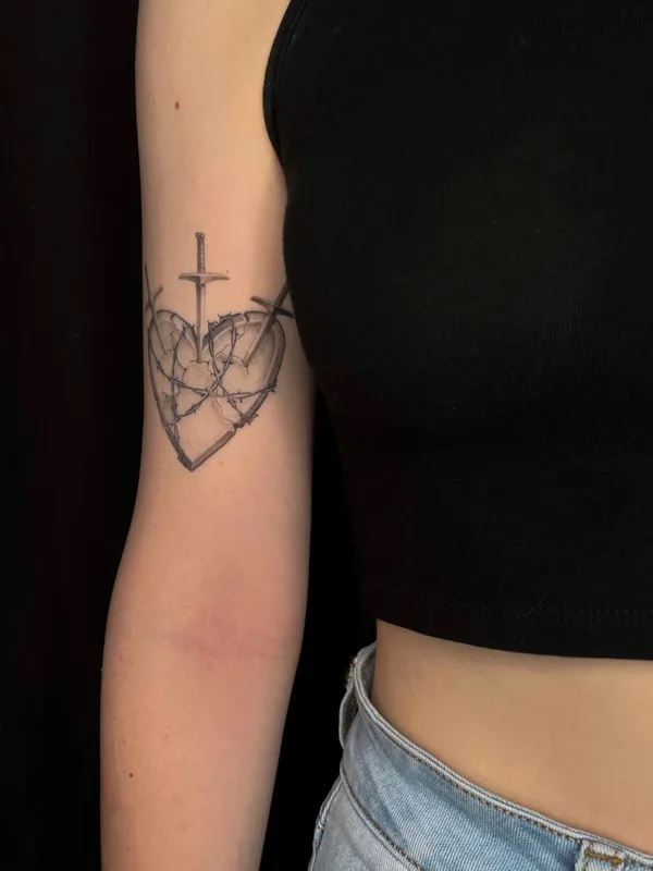female black and grey blackwork 타투 부위 forearm #60792 | 타투이스트 Андрей Андрюхинский 