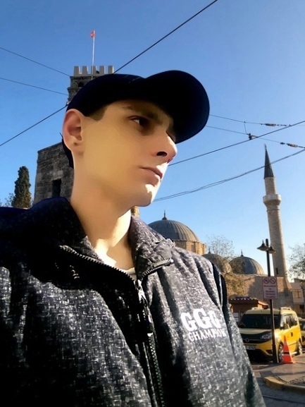 Стас романюк