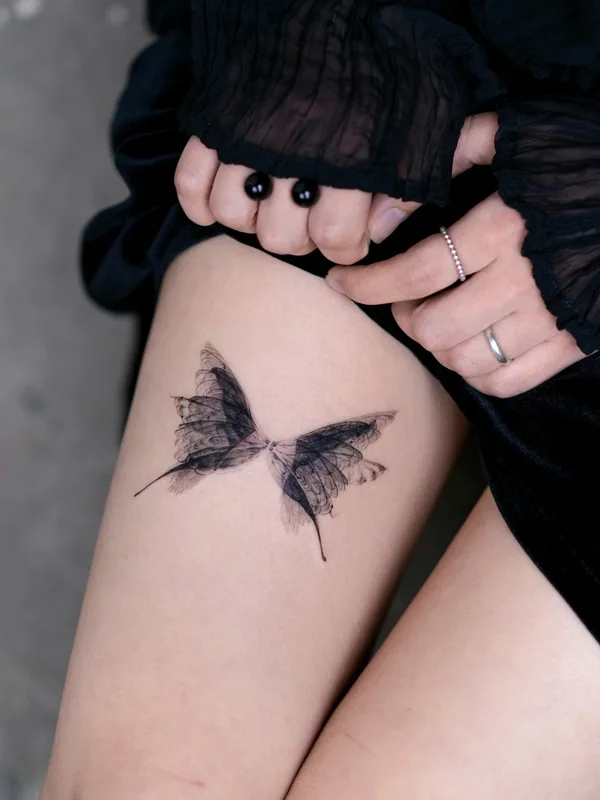 female color watercolor tattoo auf thight #60960 | Tätowierer Pokhy
