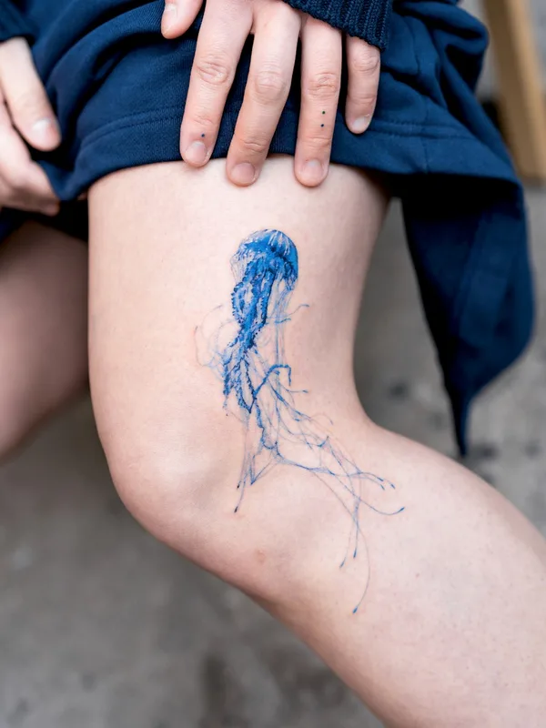female color watercolor tattoo auf leg #60959 | Tätowierer Pokhy