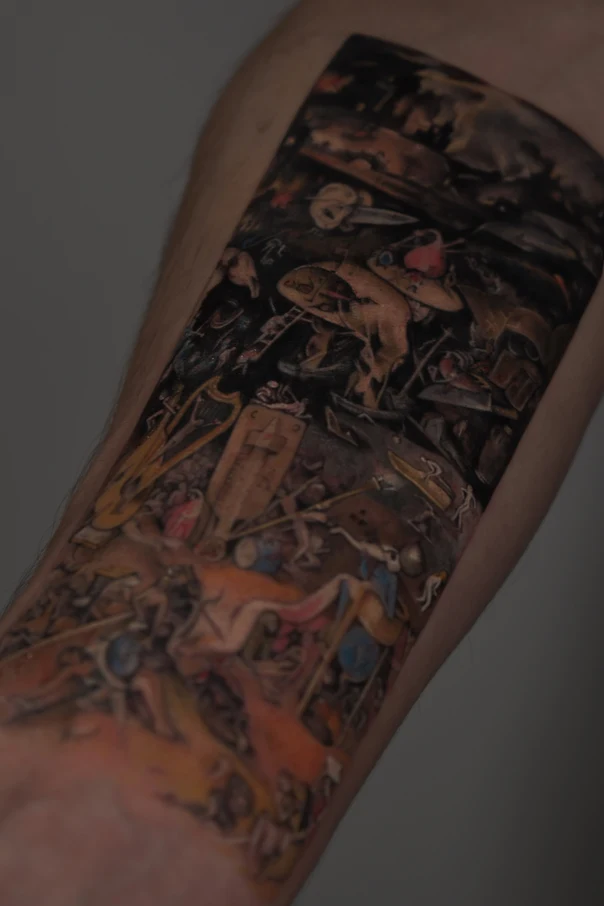 Реализм Figures, Landscape tattoo на Предплечье