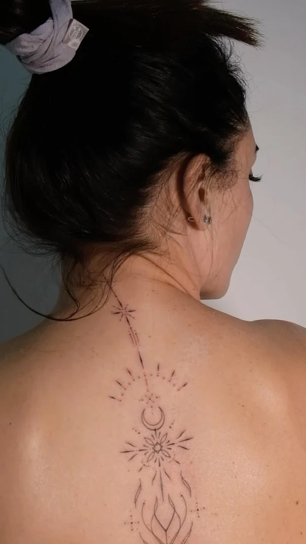Лайнворк Star, Moon tattoo на Верхняя часть спины