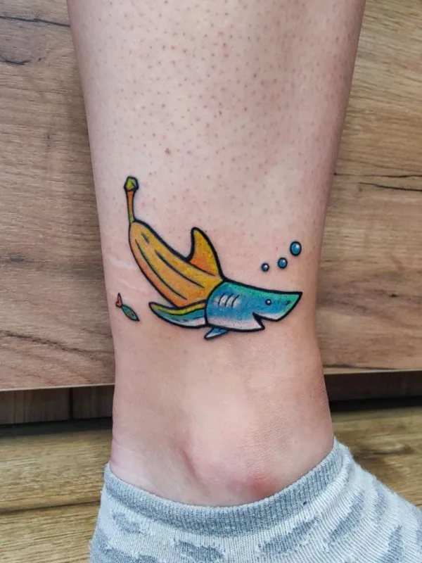 color illustrative Tatuagem em ankle #75845 | Tatuador АНДРЕЙ ЛОКТИОНОВ