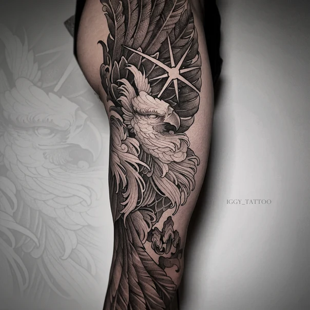 Блэкворк Bird, Star tattoo на Thigh