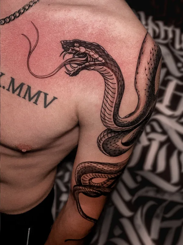 male black and grey black and grey Tatuaggio su shoulder #76038 | Tatuatore AlexSuprotiv