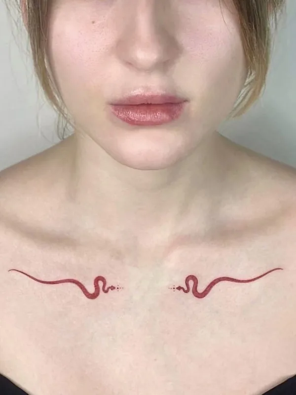female color fineline tattoo auf sternum #76394 | Tätowierer Artemii Zhdanov