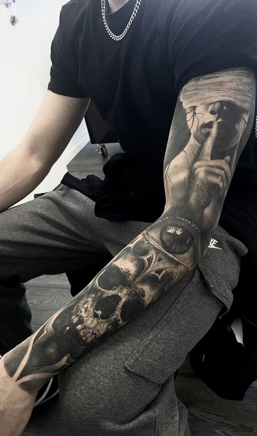 Artista del tatuo Federico Galliani