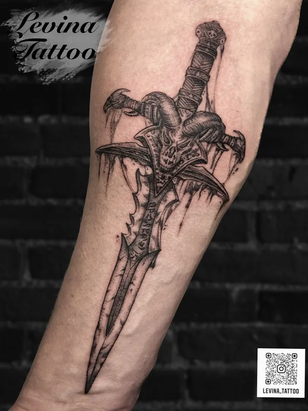 black and grey blackwork 纹身 在 forearm #76813 | 纹身师 Елизавета Левина