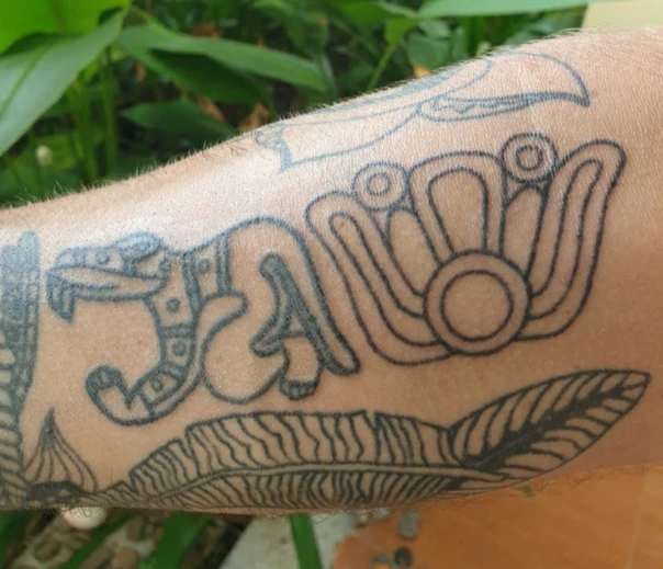 Лайнворк Geometric, Feather tattoo на Предплечье