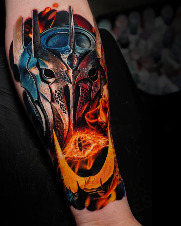Реализм Helmet, Eye tattoo на Предплечье