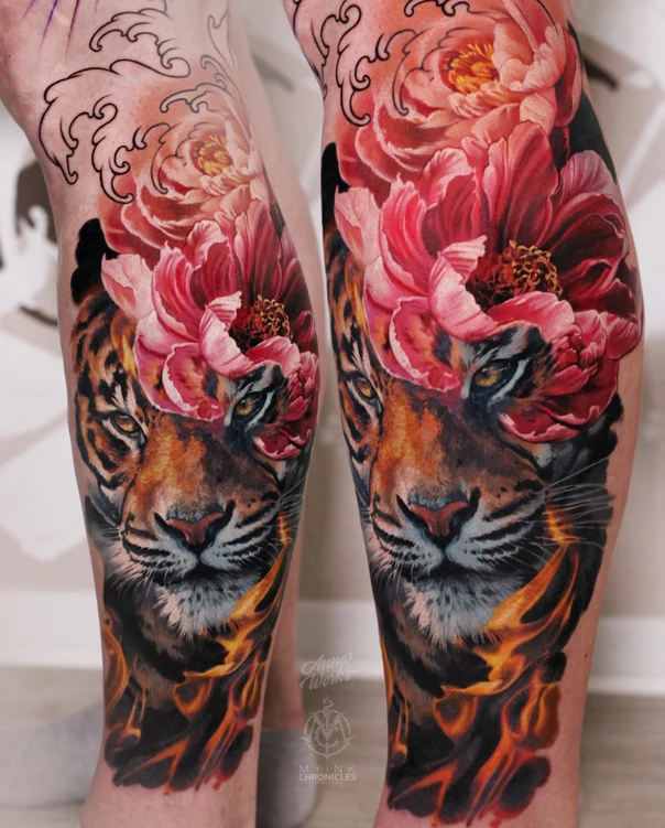 Реализм Tiger, Flower tattoo на Икра