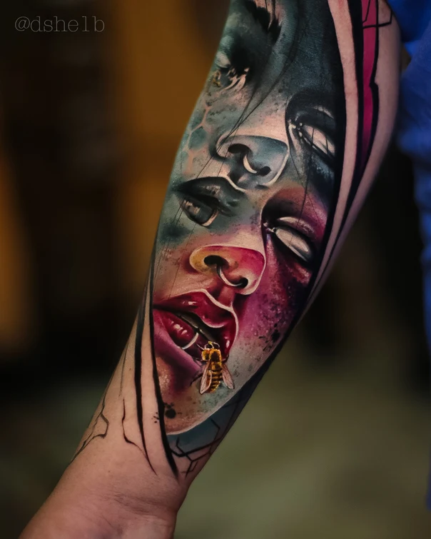 Реализм Face, Bee tattoo на Предплечье