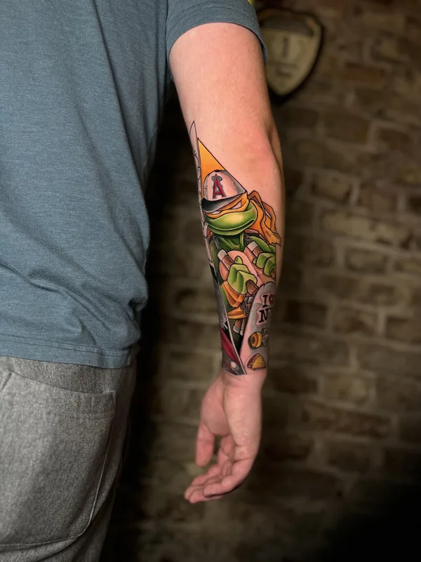 color new school tattoo auf forearm #77577 | Tätowierer Илья Сотов