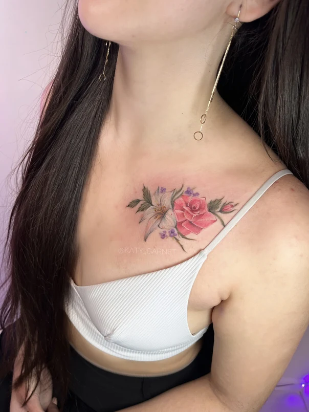 Иллюстративная Rose, Lily tattoo на Грудь