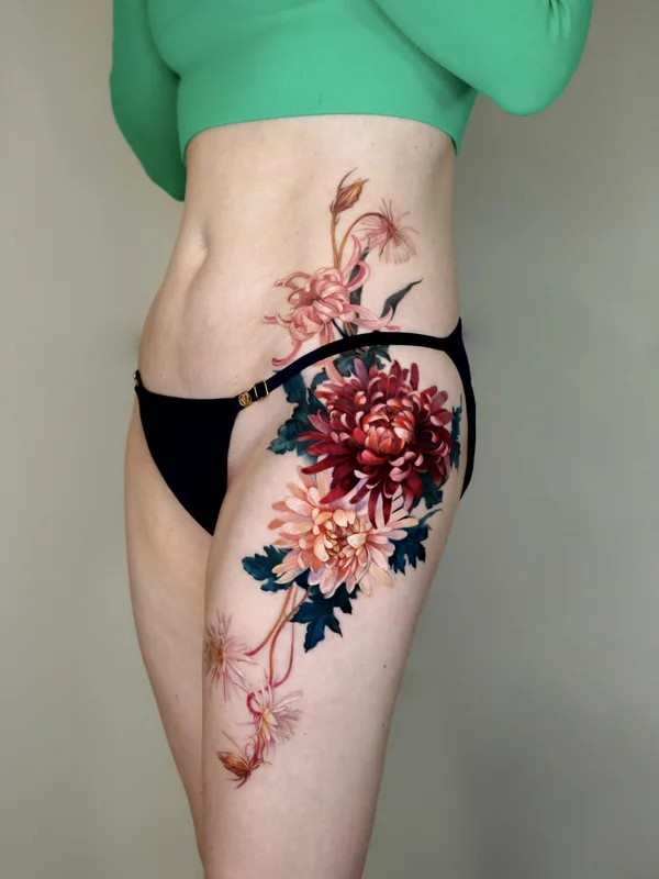 female color realism 纹身 在 thigh #77766 | 纹身师 Chou / Daye