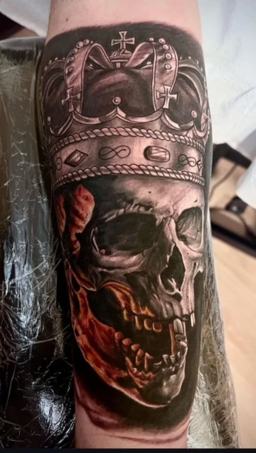 Realism Skull, Crown tattoo on Forearm
