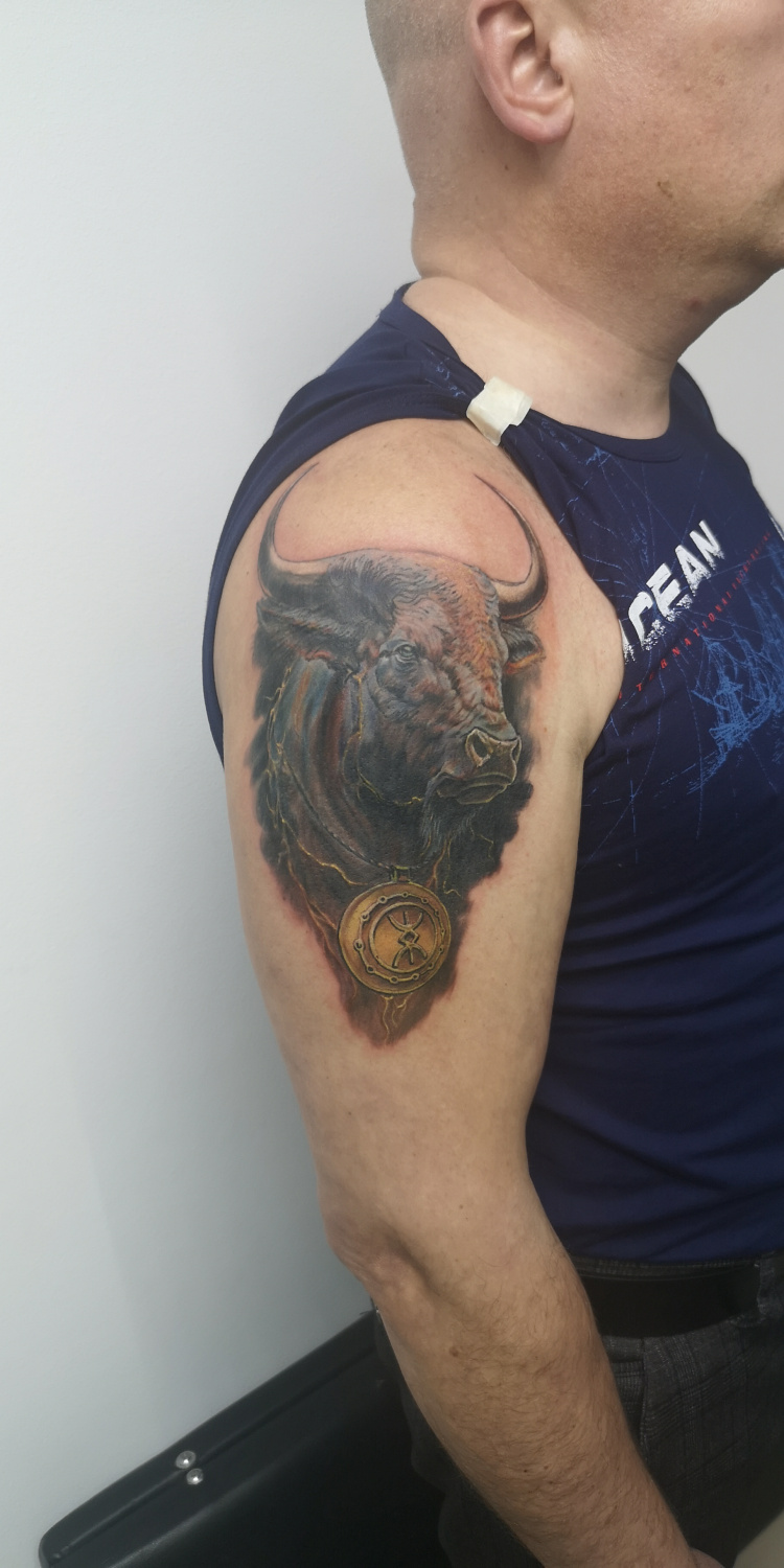 Color tattoo by Aleksandr Starshinov