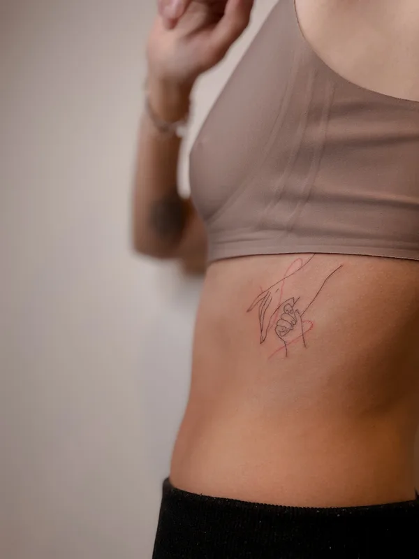 female color fineline татуировка на ribcage #77984 | Тату мастер Нина Волошкина