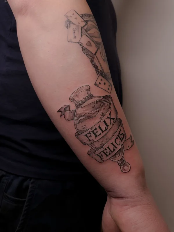 black and grey black and grey татуировка на forearm #77985 | Тату мастер Нина Волошкина