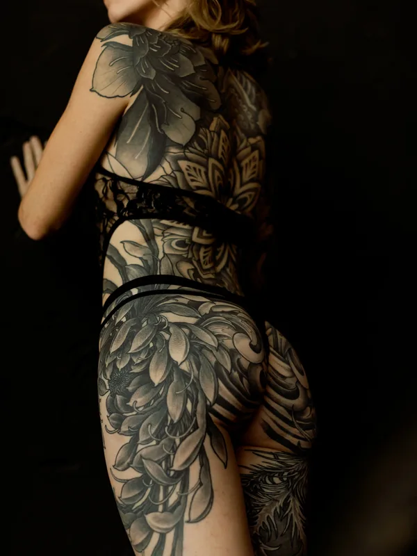 female black and grey black and grey Tatuaggio su full back #77994 | Tatuatore Харчилава Тимур