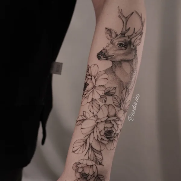 Botanical tattoo by Nadia Izo in Moscow