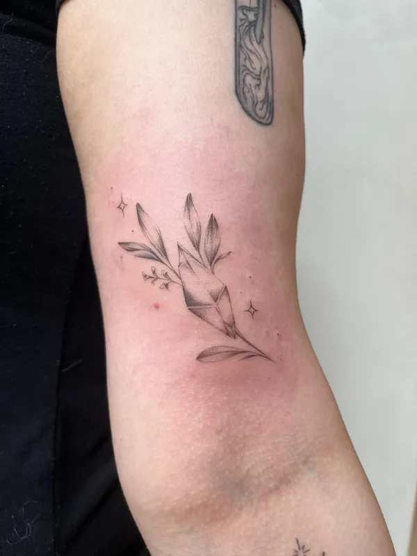 black and grey fineline 纹身 在 forearm #78088 | 纹身师 Colette Galantay