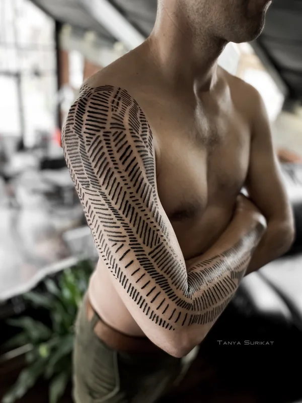 male black blackwork tattoo auf full sleeve #78208 | Tätowierer Tanya Surikat