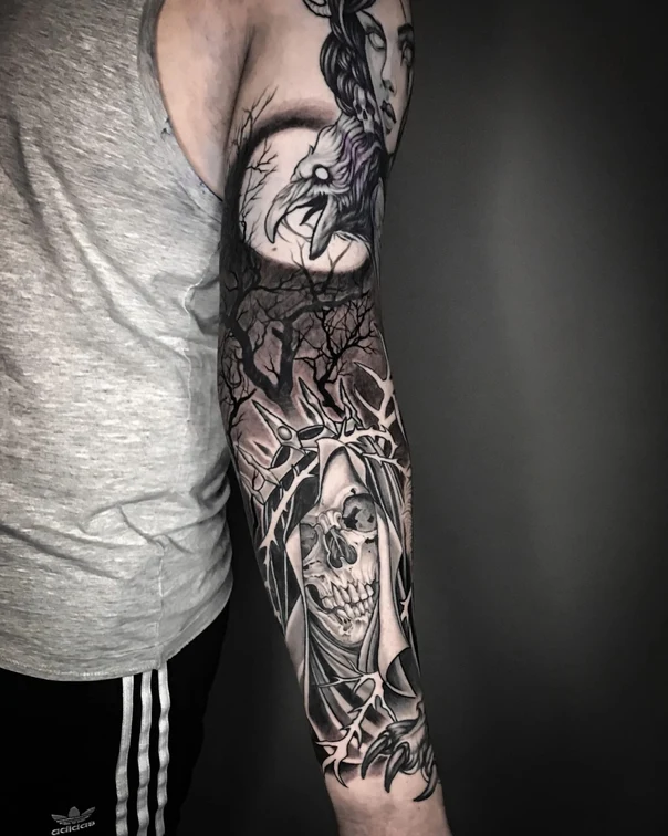Блэкворк Skull, Raven tattoo на Полный рукав