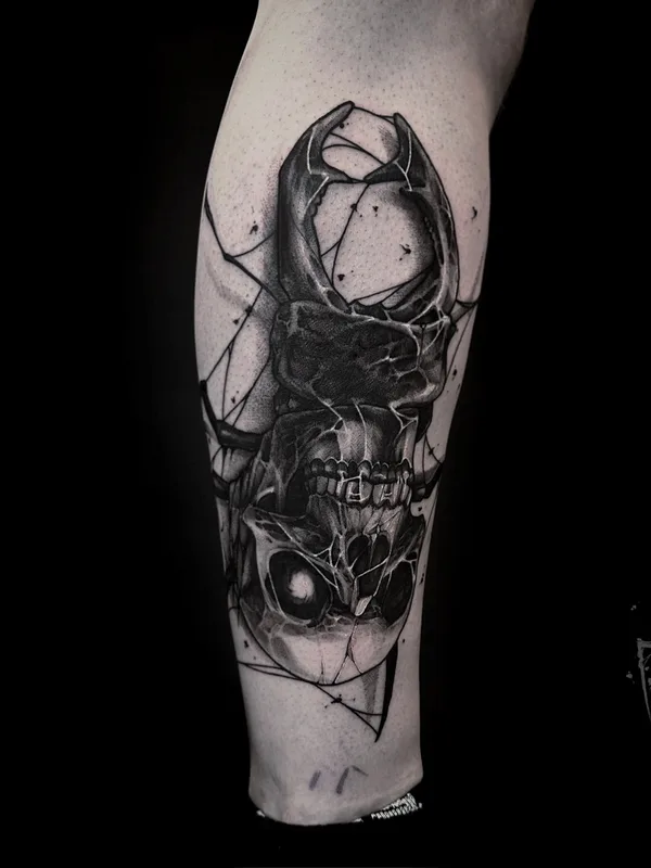 black and grey blackwork татуировка на calf #78516 | Тату мастер Влад Цедейко