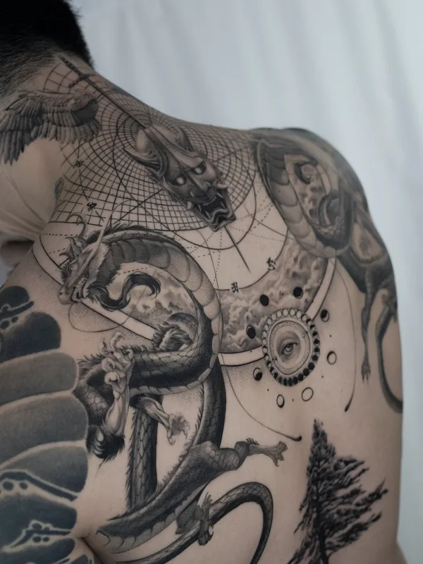 black and grey japanese tatuaje en shoulder #78843 | Tatuador Ogi Oh