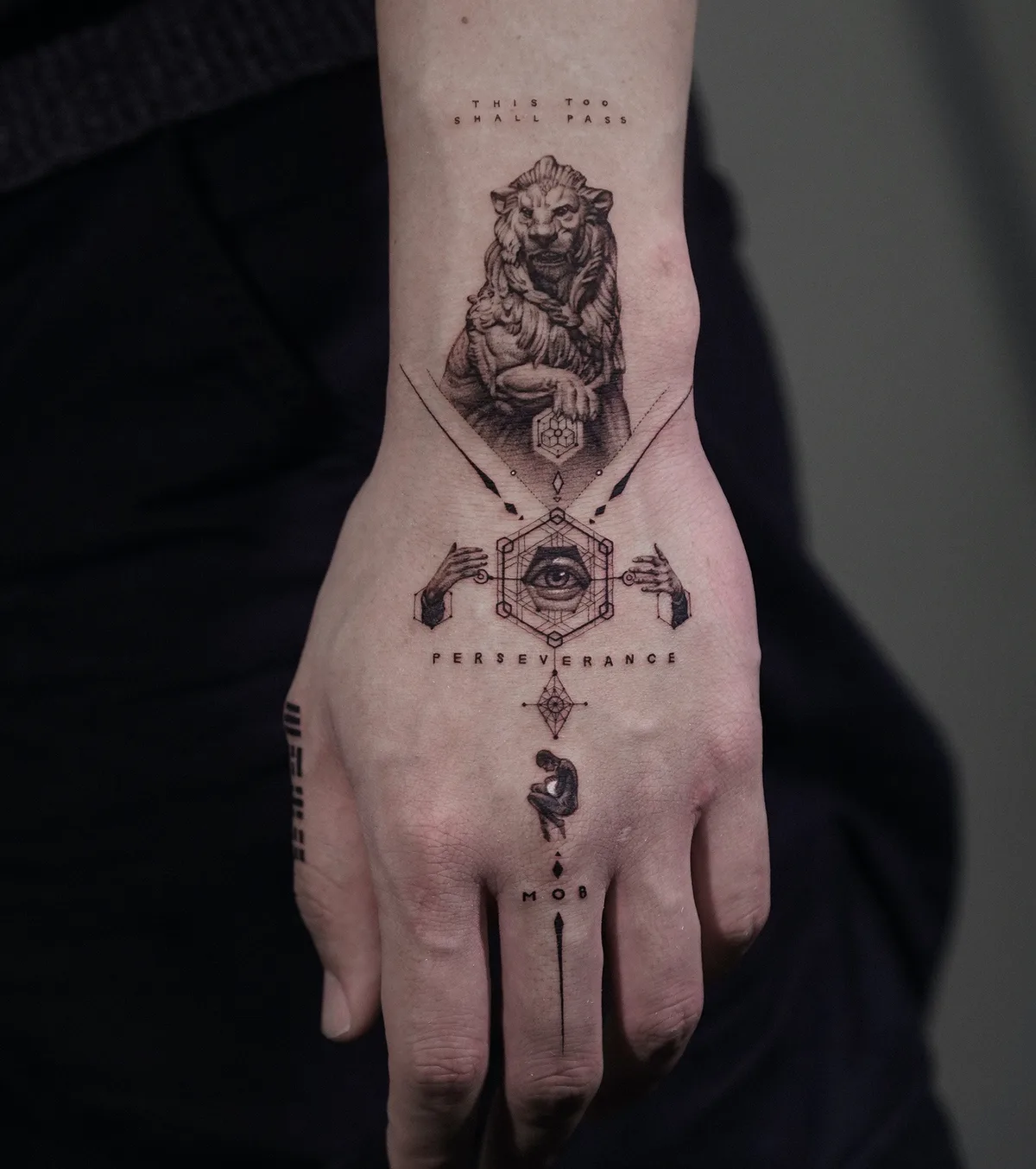 Artista di tatuaggi Ogi