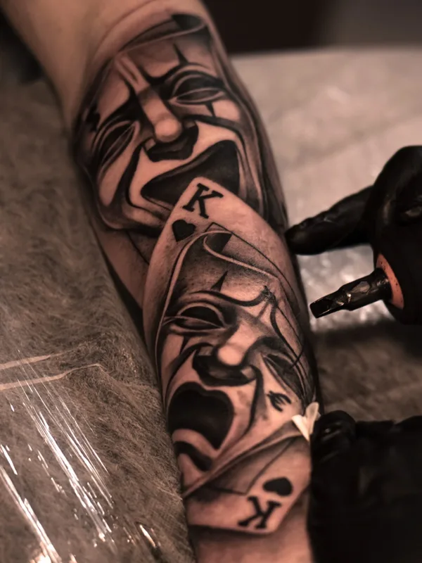 black and grey black and grey tatouage sur forearm #78869 | Artiste tatoueur MAX.VERAGO
