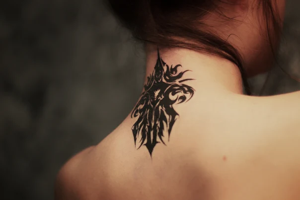 Трайбл / Племенная Abstract tattoo на Шея (сзади)