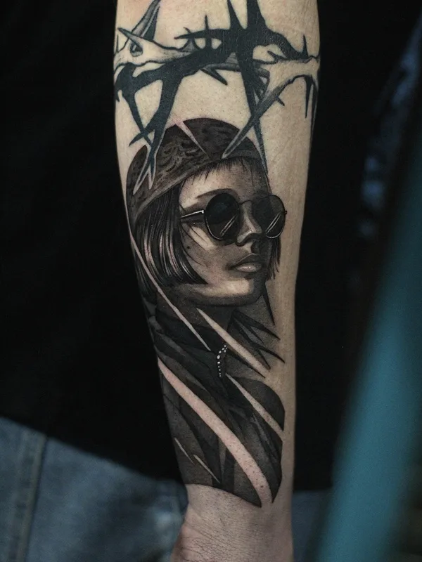 female black and grey black and grey Tatuagem em forearm #78944 | Tatuador Андрей Андронов