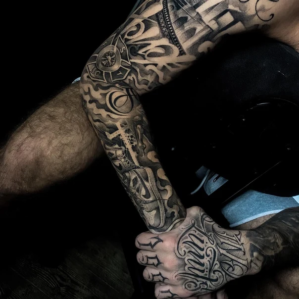 Блэкворк Lettering, Firefighter emblem tattoo на Полный рукав