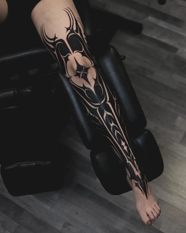 Blackwork Geometric, Abstract tattoo on Full Leg
