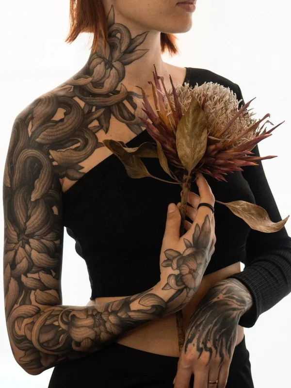 female black and grey illustrative Tatuagem em full sleeve #79316 | Tatuador Parvick Faramarz