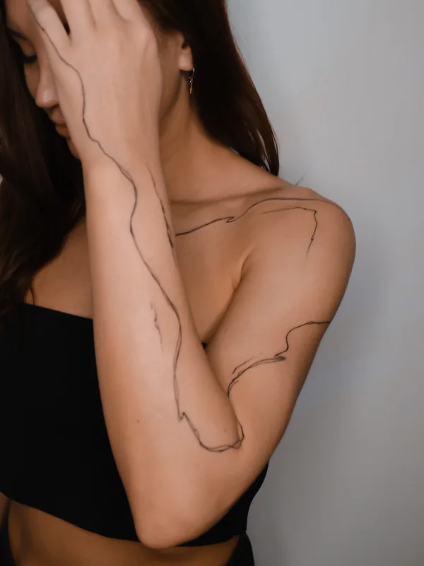 female black ornamental Tatuaggio su forearm #79932 | Tatuatore DARI INK