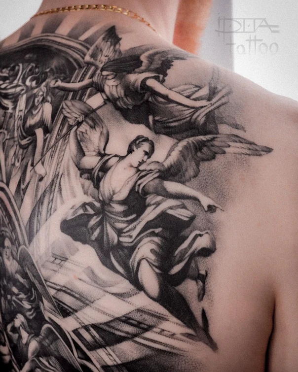 Реализм Angel, Religious tattoo на Лопатка