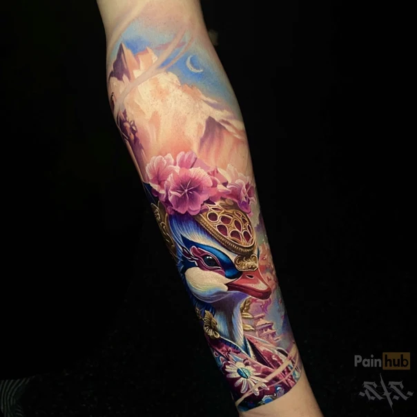 Иллюстративная Bird, Flowers tattoo на Предплечье