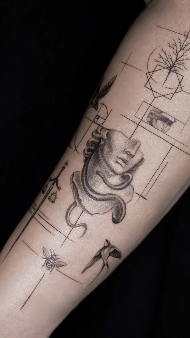Файнлайн Bust, Snake tattoo на Предплечье