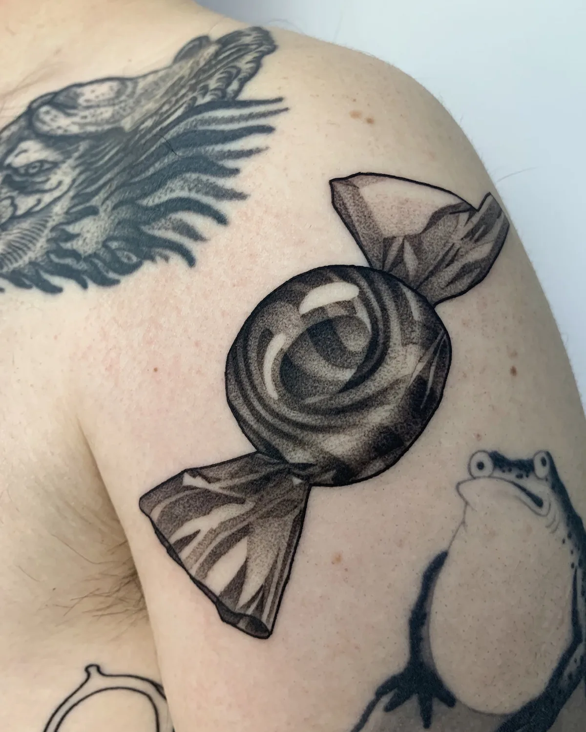 Tattoo artist Vadim Skorik