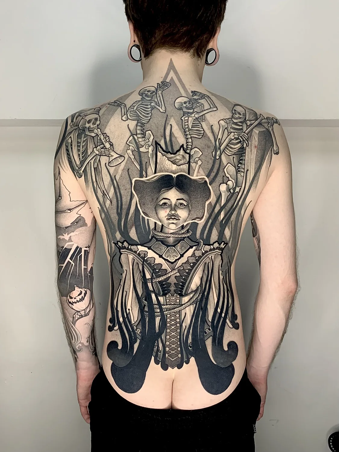 Tattoo artist Vadim Skorik