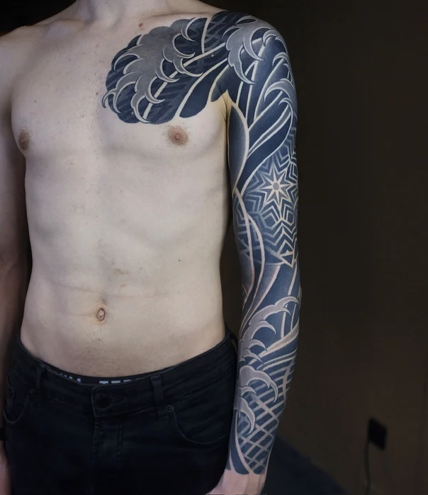 Блэкворк Waves, Geometric tattoo на Полный рукав