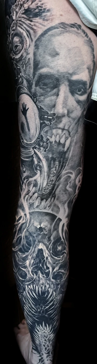 Чёрно-серая Skull, Portrait tattoo на Full leg