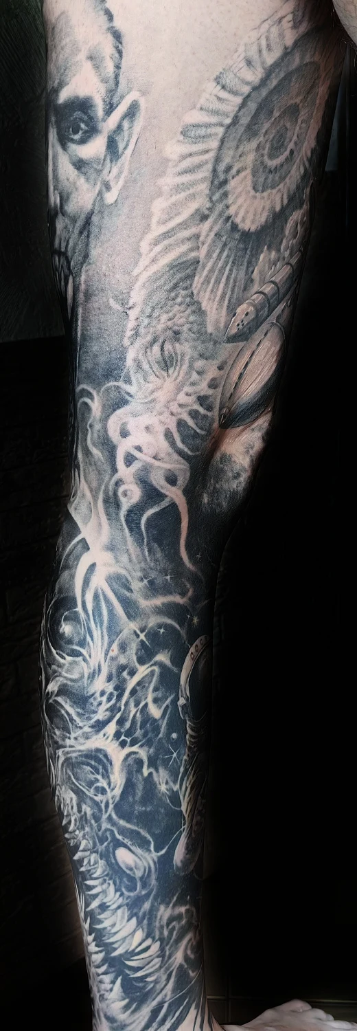 Блэкворк Creature, Abstract tattoo на Нога целиком